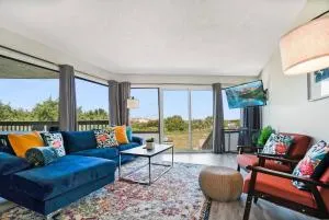 Home on the Ocean Fenced Pets BBQ - Crescent Beach