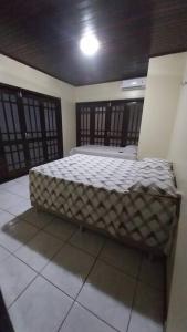 CASA com piscina 4 quartos 2km da praia do Aracagy 15 pessoas