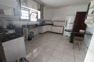 CASA com piscina 4 quartos 2km da praia do Aracagy 15 pessoas