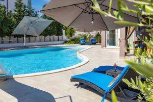 Five bedroom villa Emily with pool in Medulin