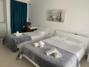 Deluxe Triple Room room in Hotel Vila Kafe