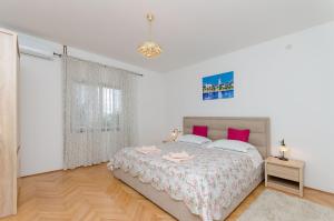 Apartment Ana with private pool