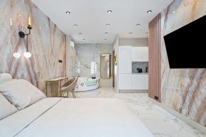 Nice Renting - 8FRANCE - Luxury & Comfort Love Room Suite Jacuzzi Massena