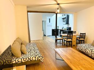 GRAND APPARTEMENT Paris 10