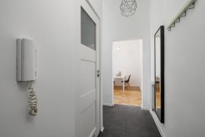 2-Bedroom Apartment with Balcony - Długa 65