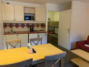 Appartements travelski home classic - Residence La Muzelle :  2-room apartment 6 people Building A1