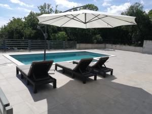 Luxury Seaview Apartment with private pool