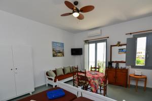 Naxos Port central apartment 3 min to the beach