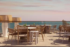 Acron Suites