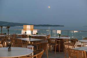 Acron Suites