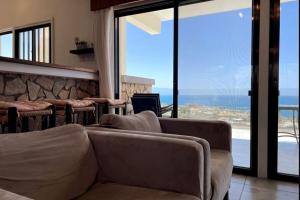 Panoramic Seacave Cottage