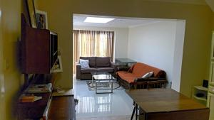 Luxury London Ensuite Double Room, Park free, Tram-Train!