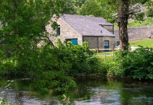 Kingfisher Cottage Upperdale Peak District