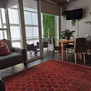 FRESH ATLANTiC OCEAN ViEW STUDiO Halaal