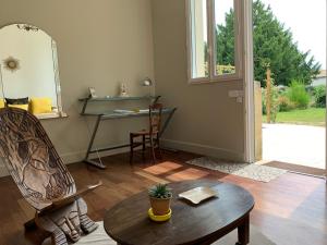 B&B / Chambres d'hotes Suite privative Abella - Aile de maison bourgeoise : photos des chambres