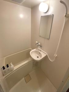 #1 新宿まで2分! 清潔で安全な部屋! WiFi無料!