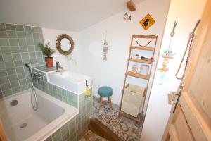 Maisons de vacances Maison 4 chambres et grand jardin : Maison 4 Chambres