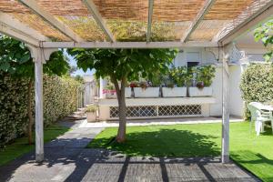 Nice villa only 100m from the beach