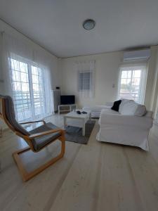 Elenis seafront apartment