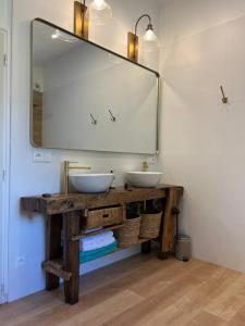 B&B / Chambres d'hotes La Milliere - Chambres d'hotes - Piscine & campagne - Marie-Anne & Marie-Adelaide : photos des chambres