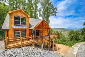 Mountain-View Fleetwood Retreat with Deck and Grill - Fleetwood
