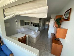 The Moon Studio by Hello Homes Sitges