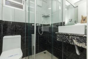 Solar de Bombinhas 204 – Localização Privilegiada e Ótimo Custo-Benefício a 30m da Praia.