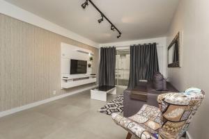 Solar de Bombinhas 204 – Localização Privilegiada e Ótimo Custo-Benefício a 30m da Praia.