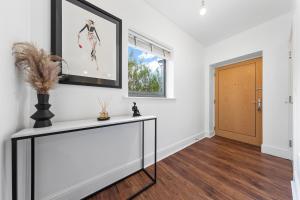 Modern 2 Bedroom Apartment in Uxbridge London free parking