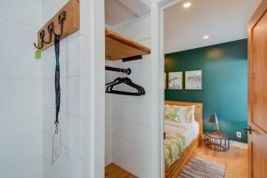 Modern Cottage in the Tremblant Ski Village