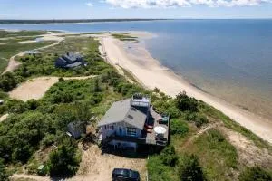 Unique waterfront home with stunning views - Wellfleet