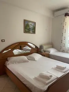 Shtepi Manuel - (( Kalive Gjoka ))