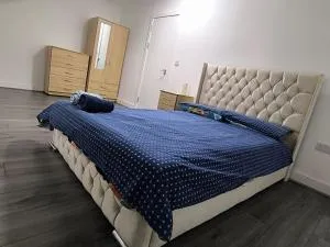 Spacious Full Home - Perfect for Families & Groups - Smethwick