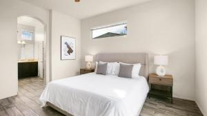 Landing at La Collina - 2 Bedrooms in University Circle