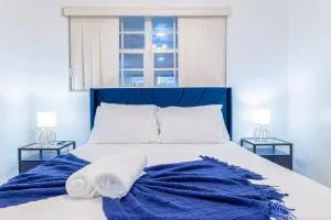 Tropical House Pool Table, Jacuzzi, Nearby Beach - Lighthouse Point