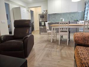 1A128 Moderno apartamento 6pax 3habitaciones by R2R Consulting