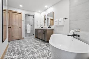 Crestview Chalet at The Westgate Resort in Canyons Village Ski-In Ski-Out Condo Hosted by Nestique