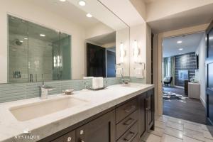 Park Haus on Main Street in Historic Old Town Hosted by Nestique