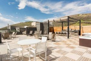 Park Haus on Main Street in Historic Old Town Hosted by Nestique