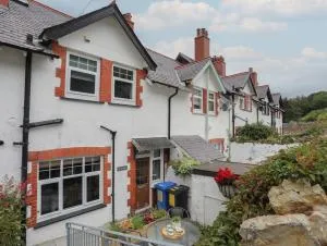 2 Cae Glas - 兰韦尔弗亨