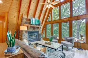Lakefront Innsbrook Chalet with Resort Access! - Wright City