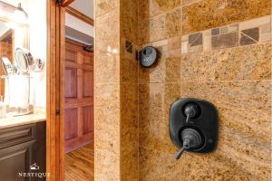 Pine Cone Place at The Westgate in Canyons Village Ski-In Ski-Out Suite Hosted by Nestique