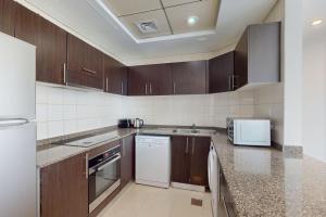 Vacationer Holiday Homes I Ideal 2 Bedroom I Stunning Marina View I Prime Location