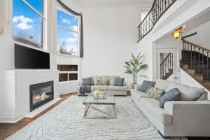 Detached 4 Bedrooms House With Hot Tub - 列治文山