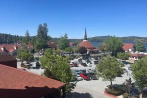 Vintage Village Walk Cottage