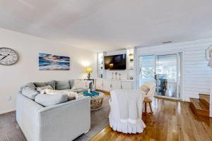 Westwood --- 828 Westwood Unit D