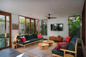 Rumah Pulau Spacious & Stunning 3BR Private Villa with Pool in Residential Uluwatu