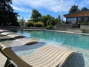 Lago Hotel - 孔吉斯克