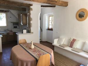 Maisons de vacances Gite authentique en Provence Luberon - Grande piscine : photos des chambres