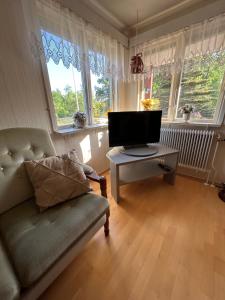 Egen stuga nära Åsnen, Tallbacken